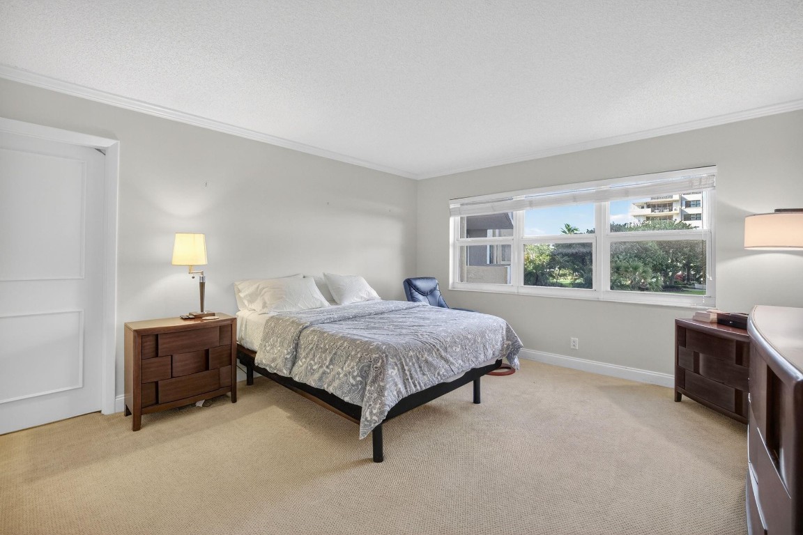 4900 N Ocean Boulevard 302, Lauderdale-By-The-Sea Unit: 302