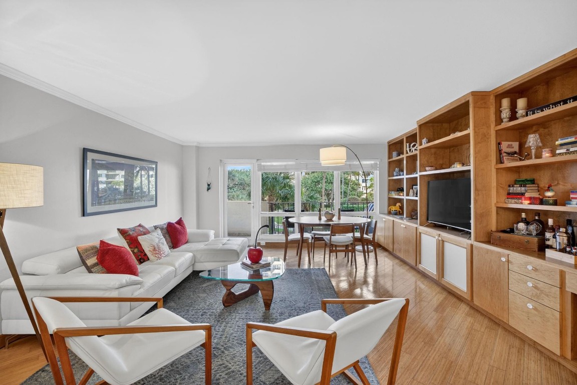 4900 N Ocean Boulevard 302, Lauderdale-By-The-Sea Unit: 302