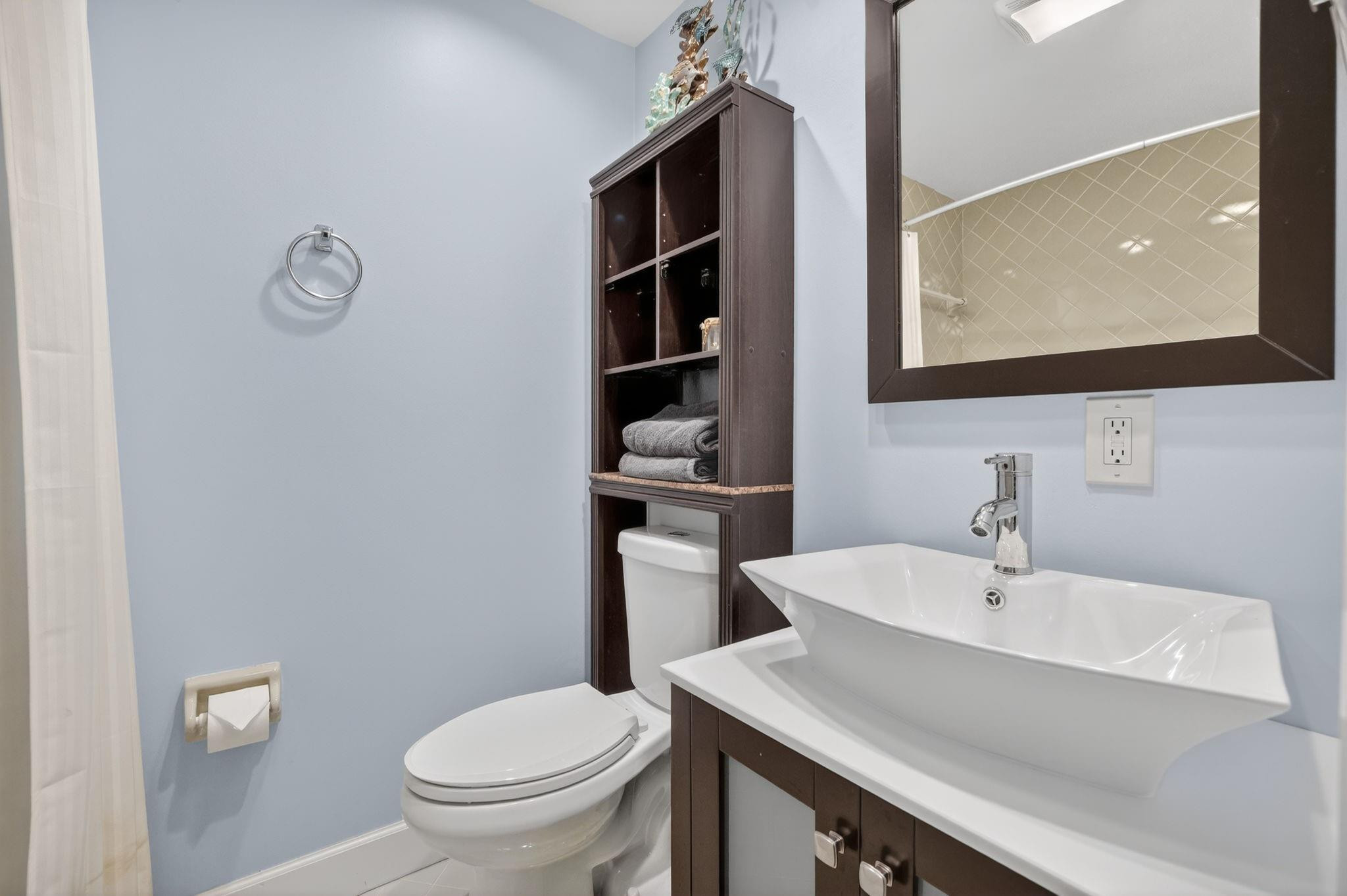 3000 NE 8th Terrace B4