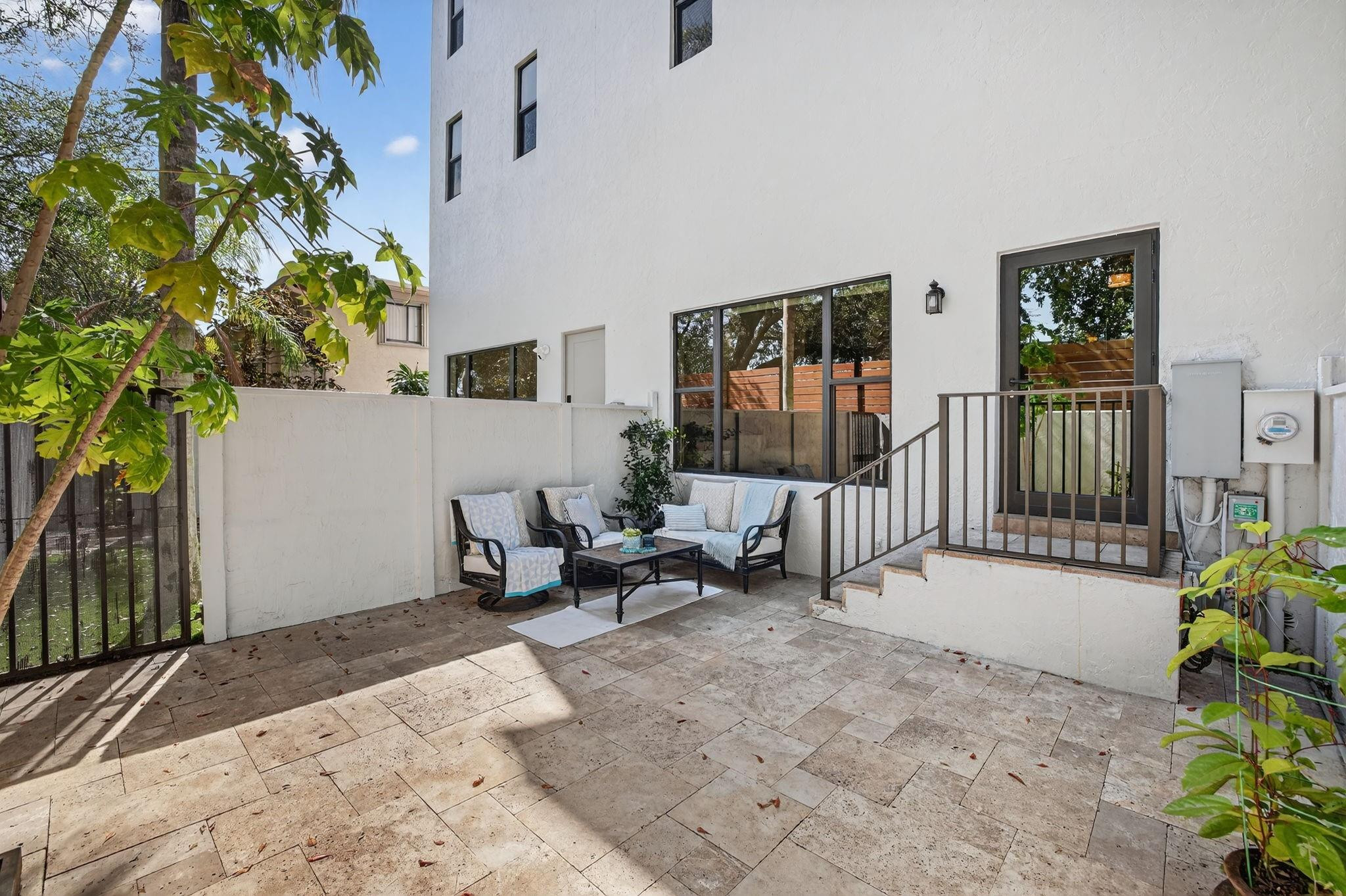 3000 NE 8th Terrace B4