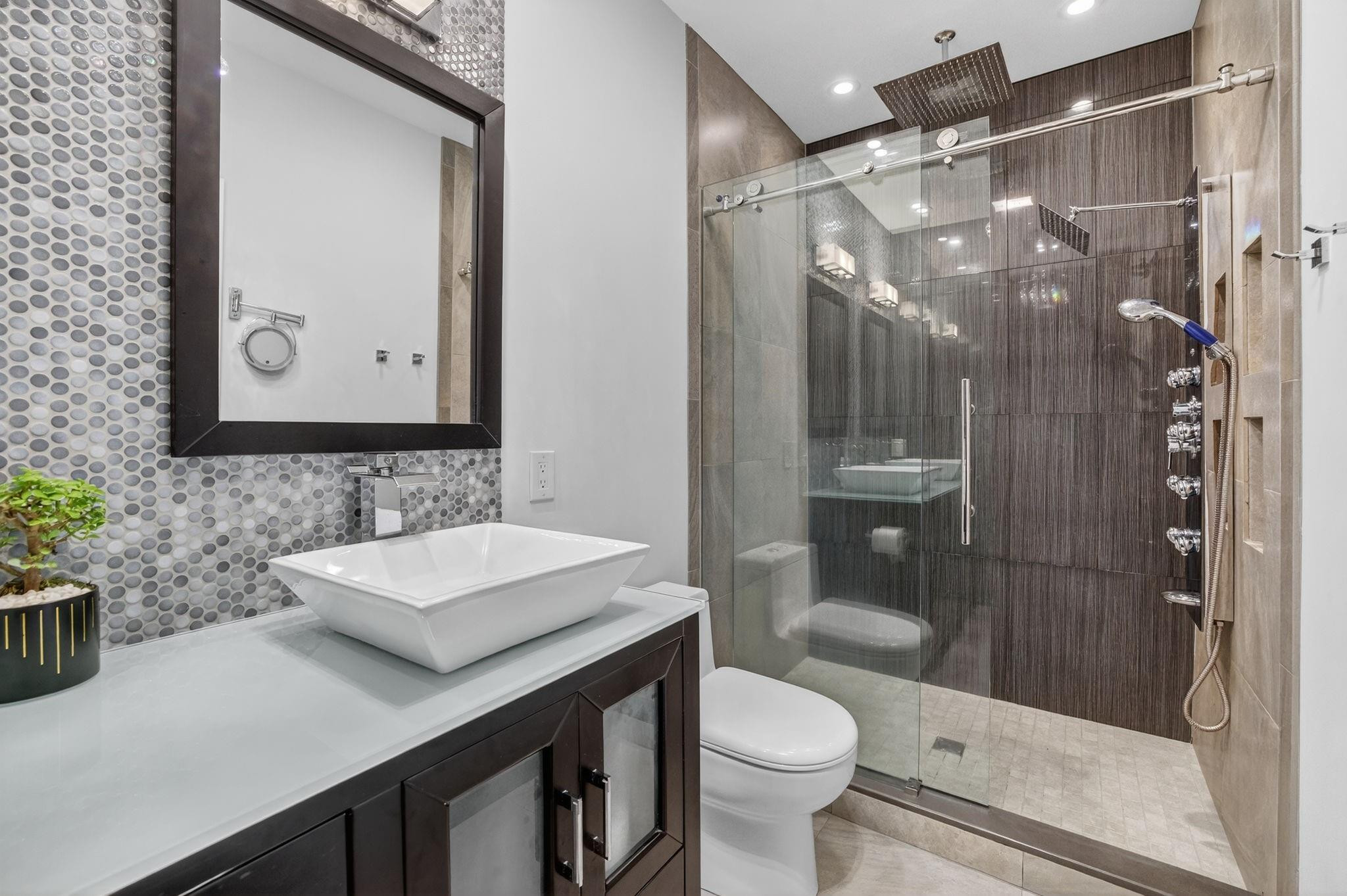 3000 NE 8th Terrace B4