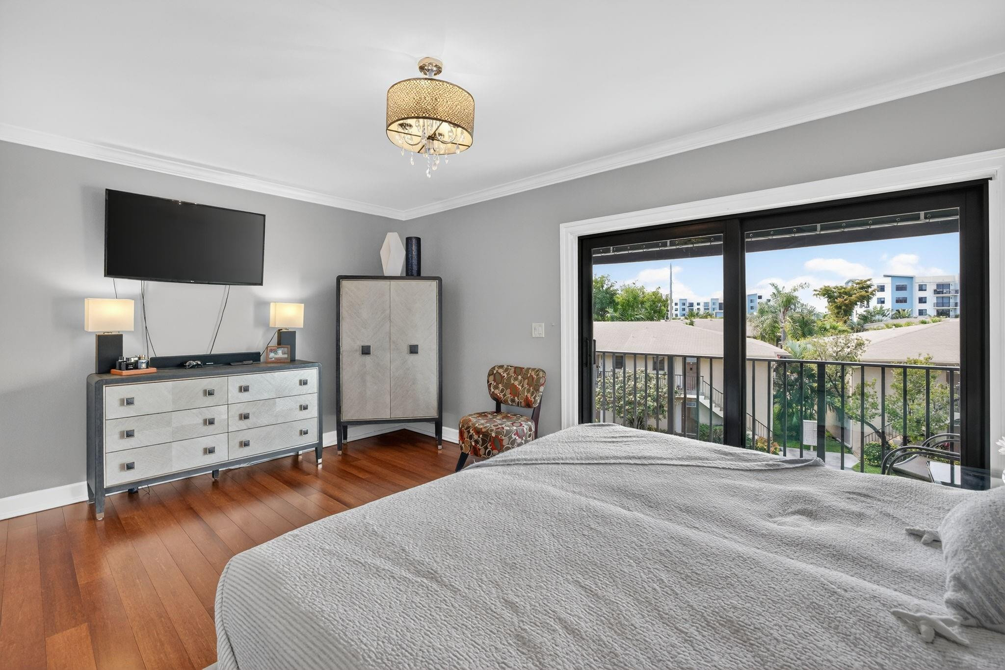 3000 NE 8th Terrace B4