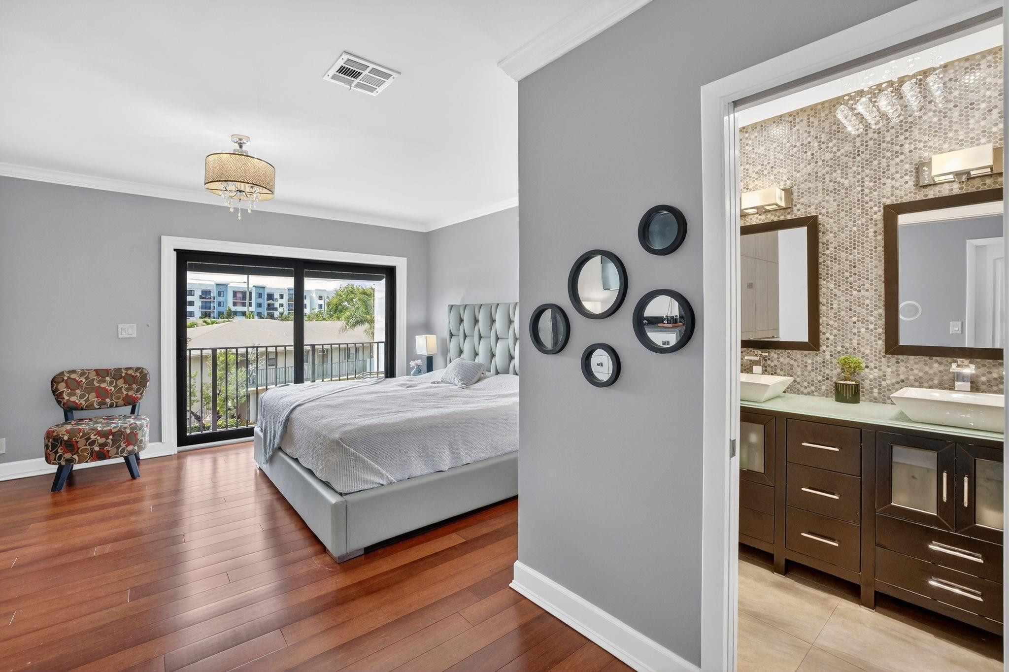 3000 NE 8th Terrace B4