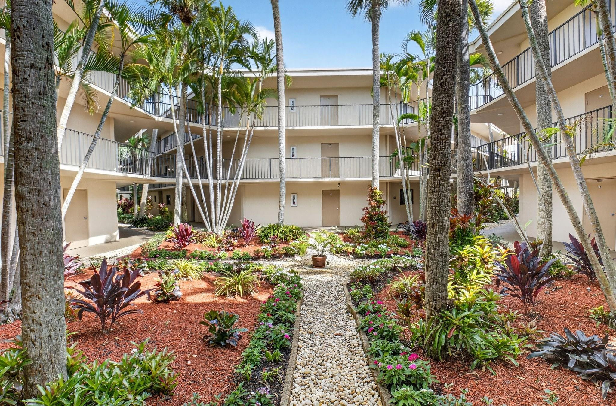 5250 Las Verdes Circle 313