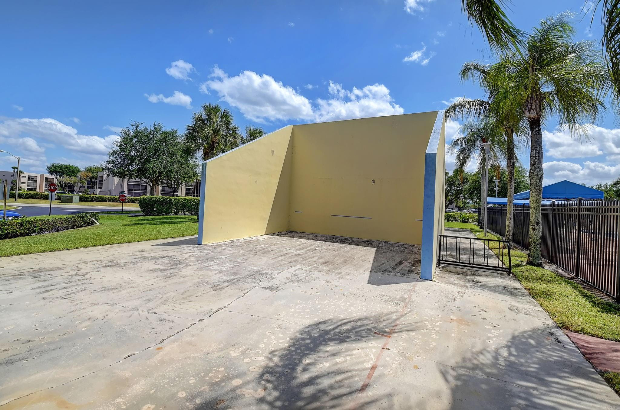 5250 Las Verdes Circle 313