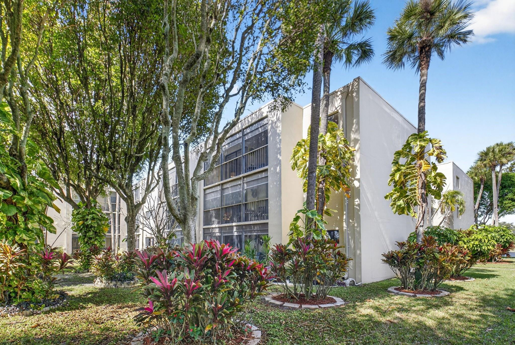 5250 Las Verdes Circle 313