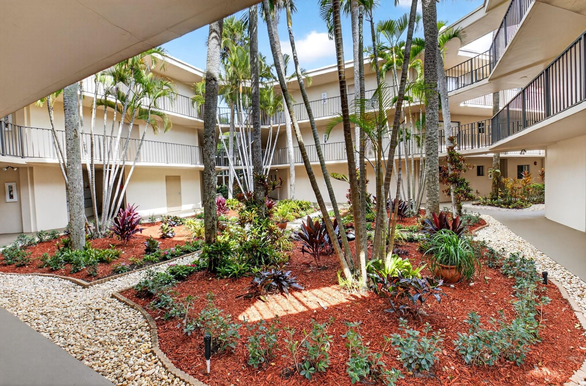 5250 Las Verdes Circle 313