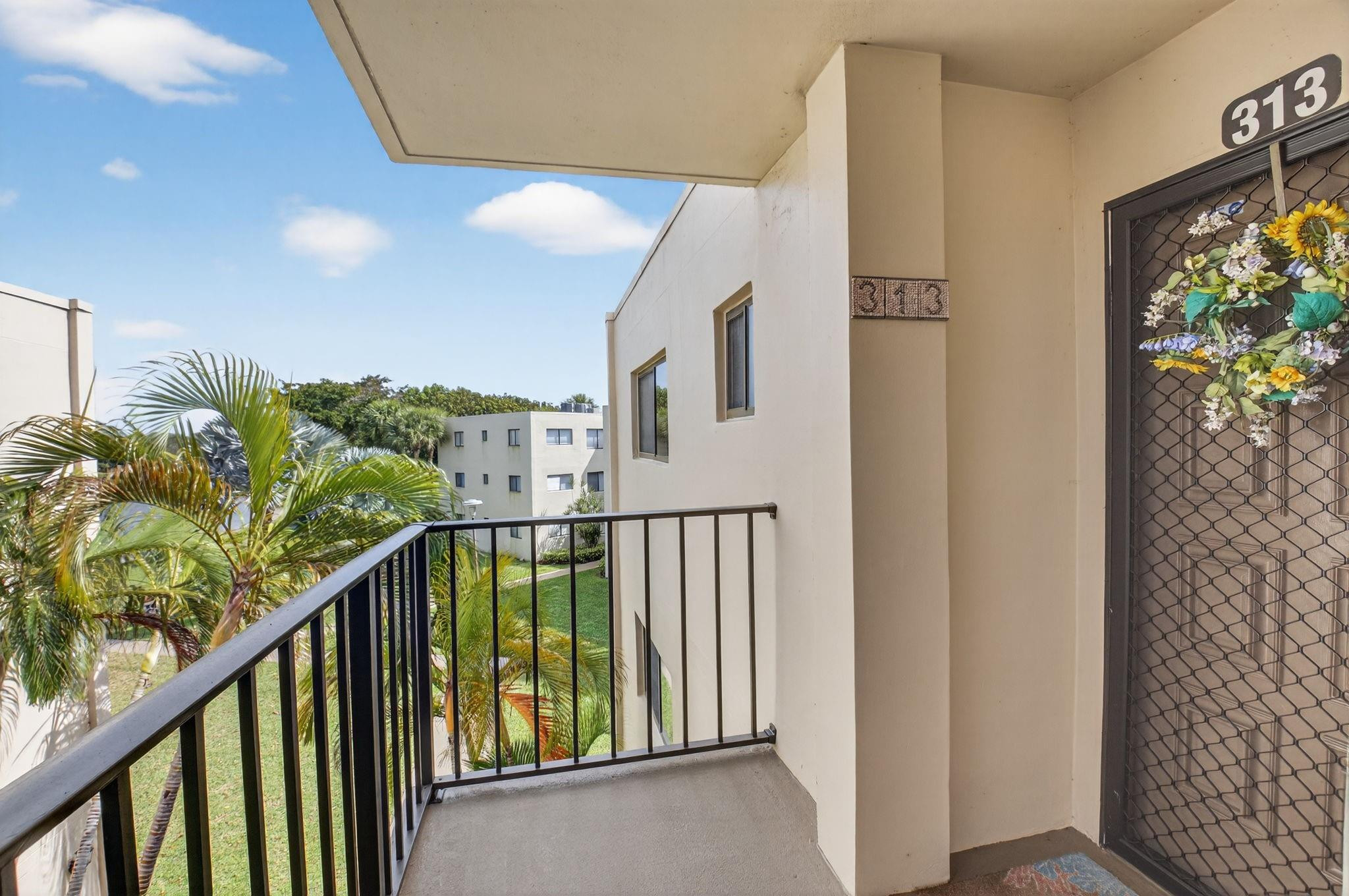 5250 Las Verdes Circle 313