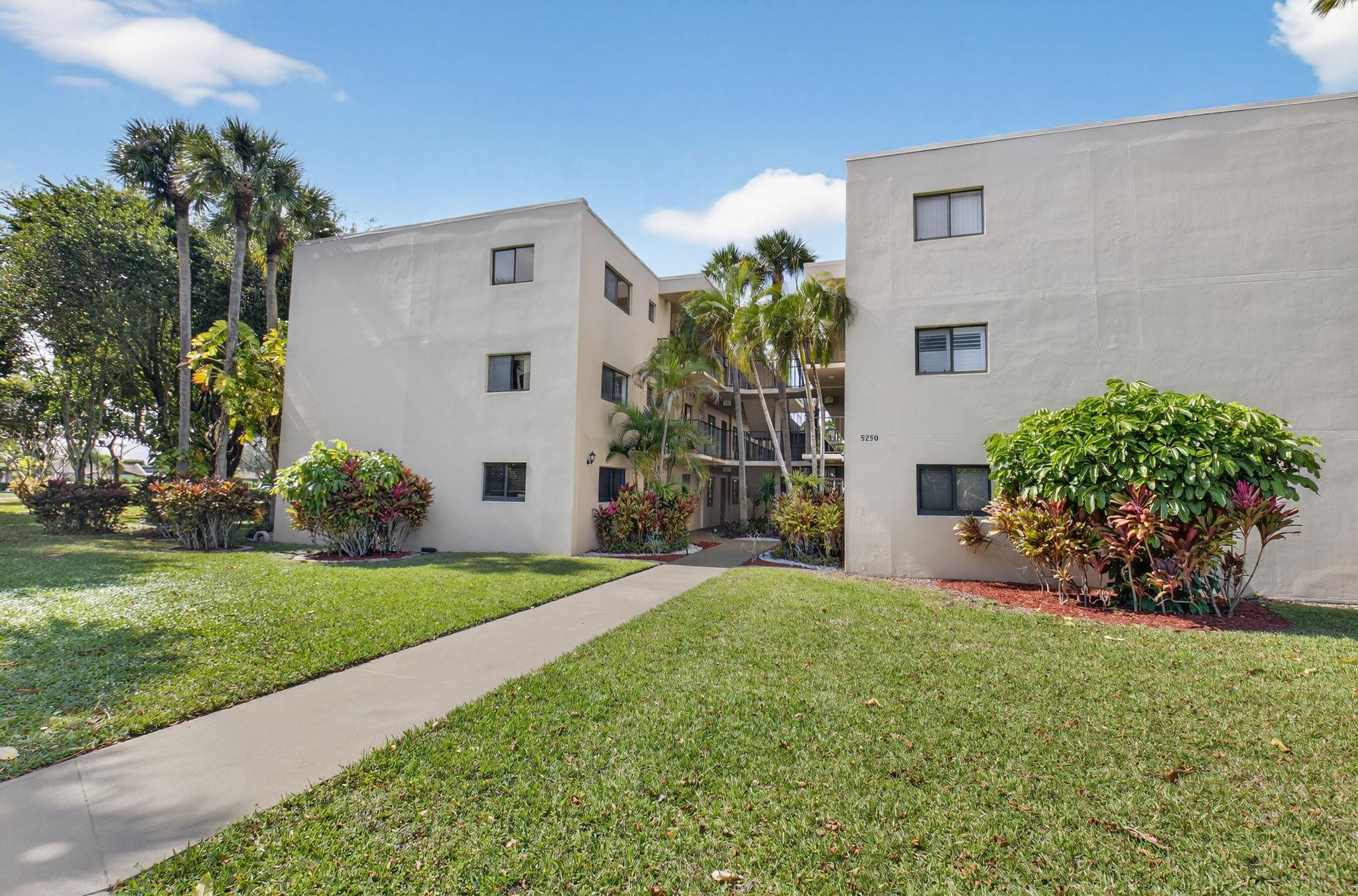 5250 Las Verdes Circle 313