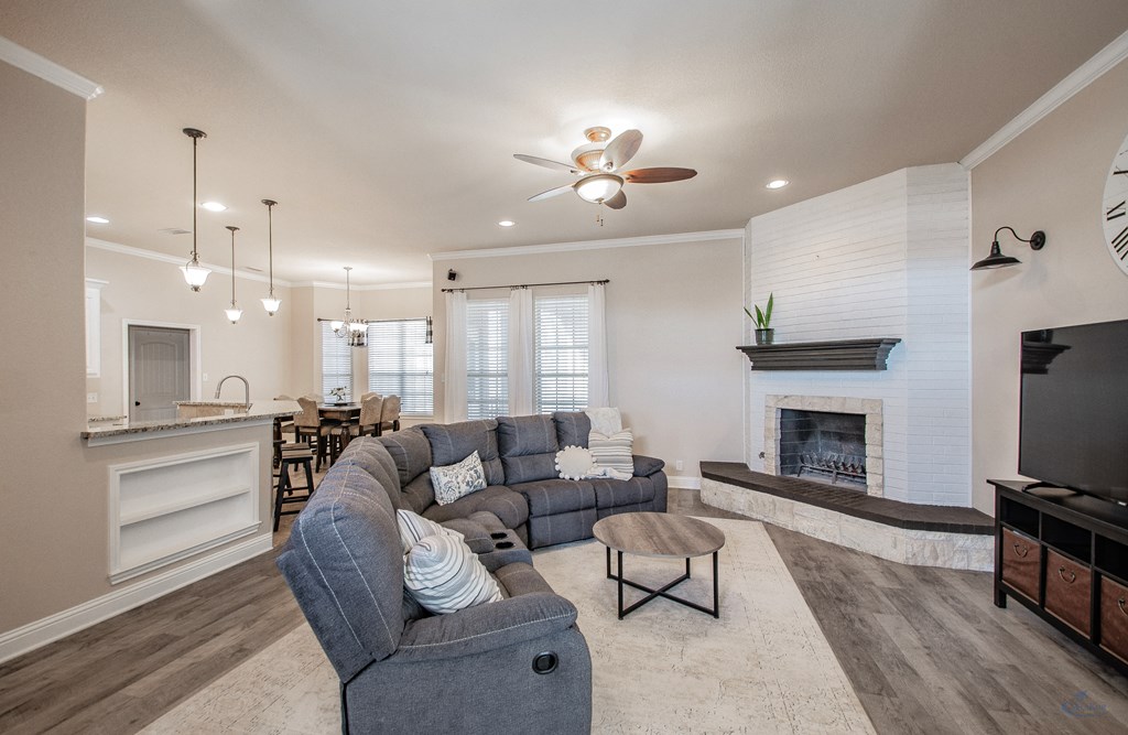 10407 E County Rd 102