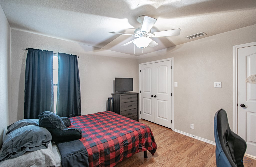 10407 E County Rd 102