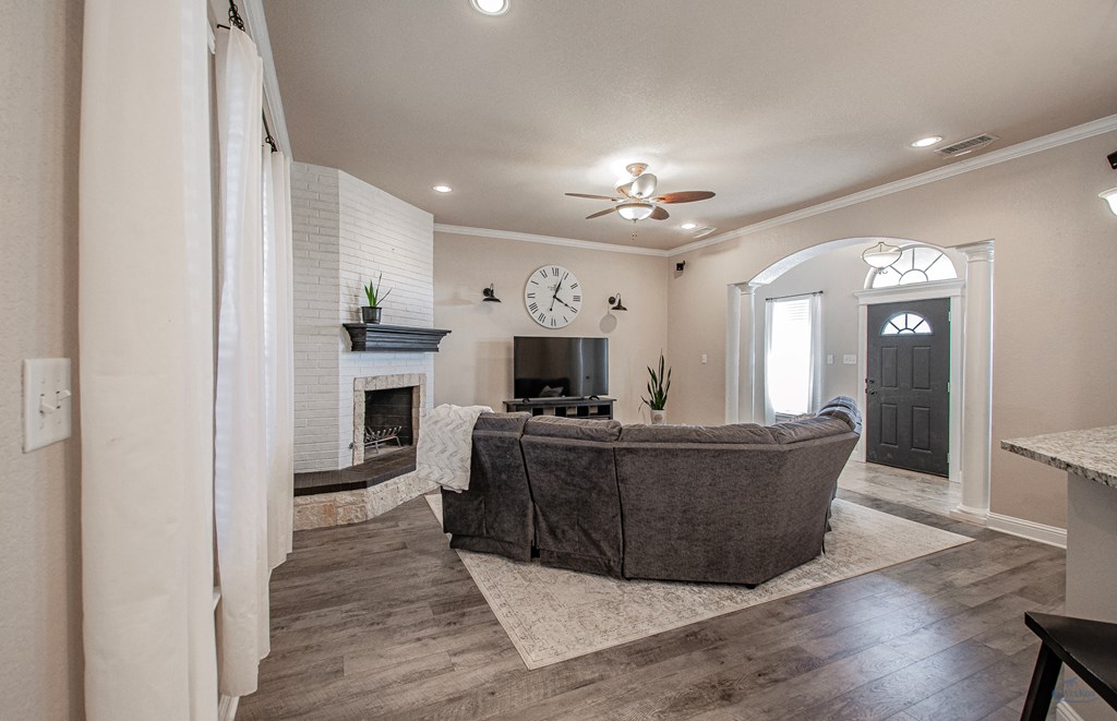 10407 E County Rd 102