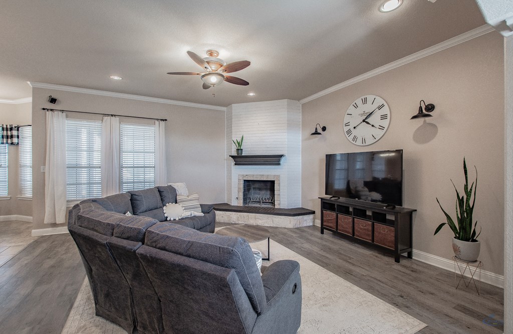 10407 E County Rd 102