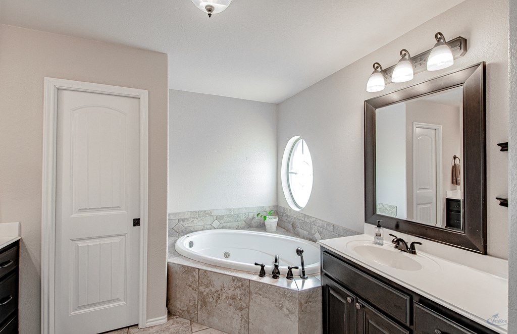 10407 E County Rd 102