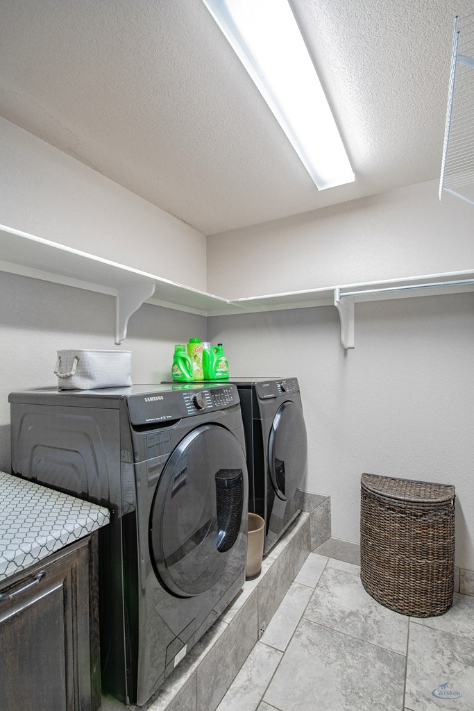 10407 E County Rd 102