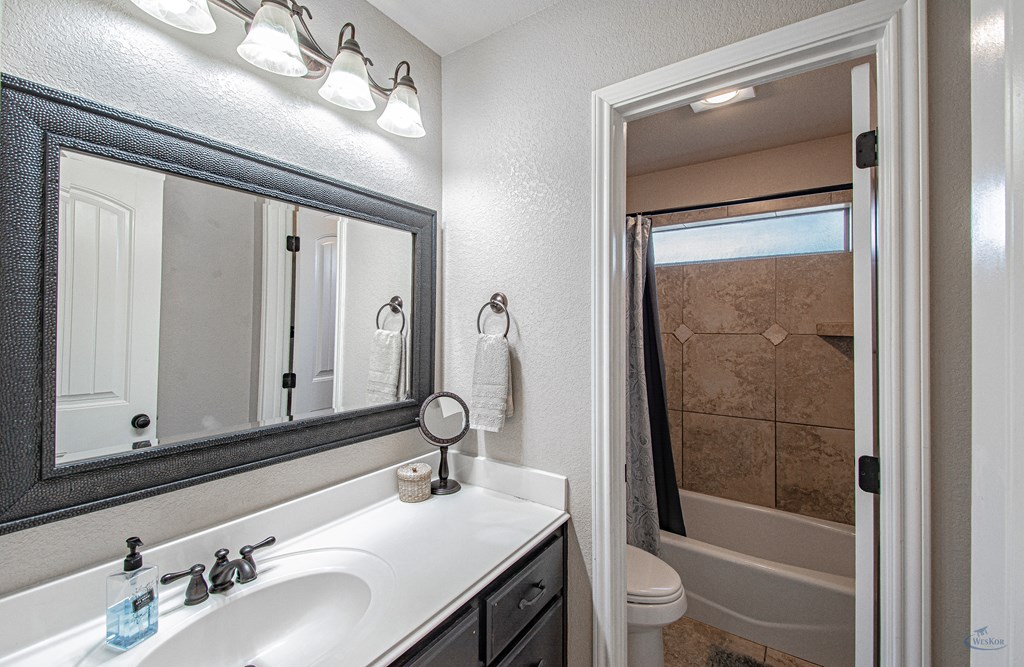 10407 E County Rd 102