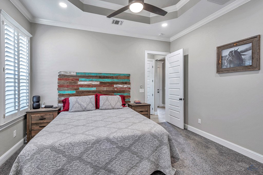 2432 S County Rd 1040