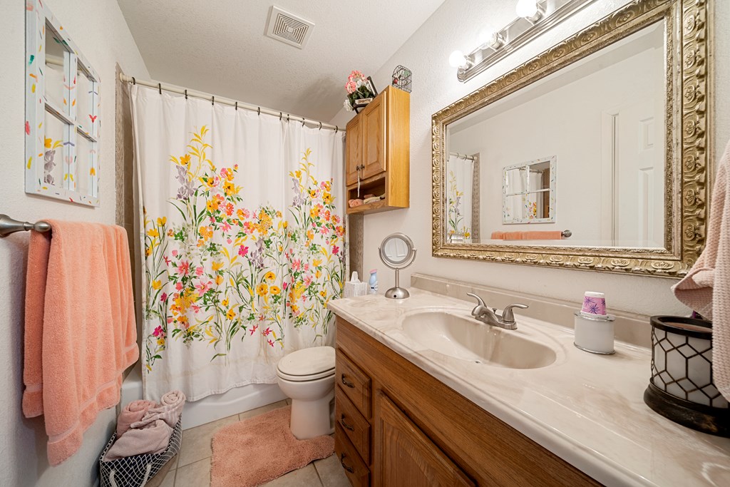 1213 N County Rd 1084