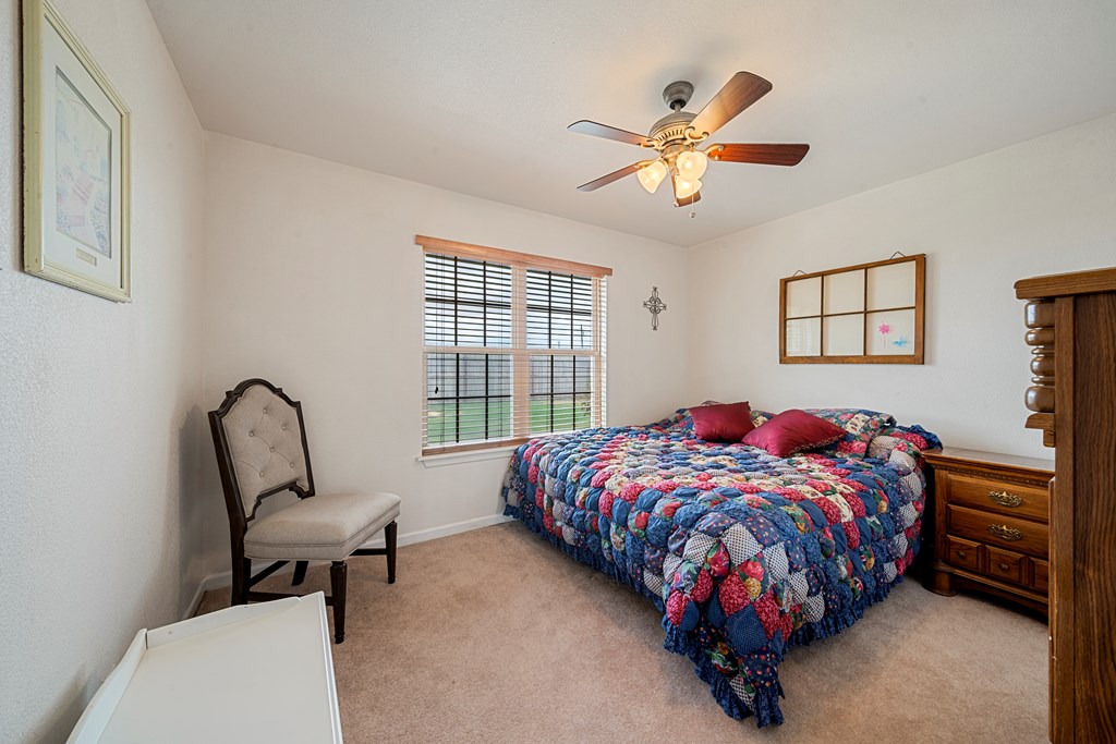 1213 N County Rd 1084