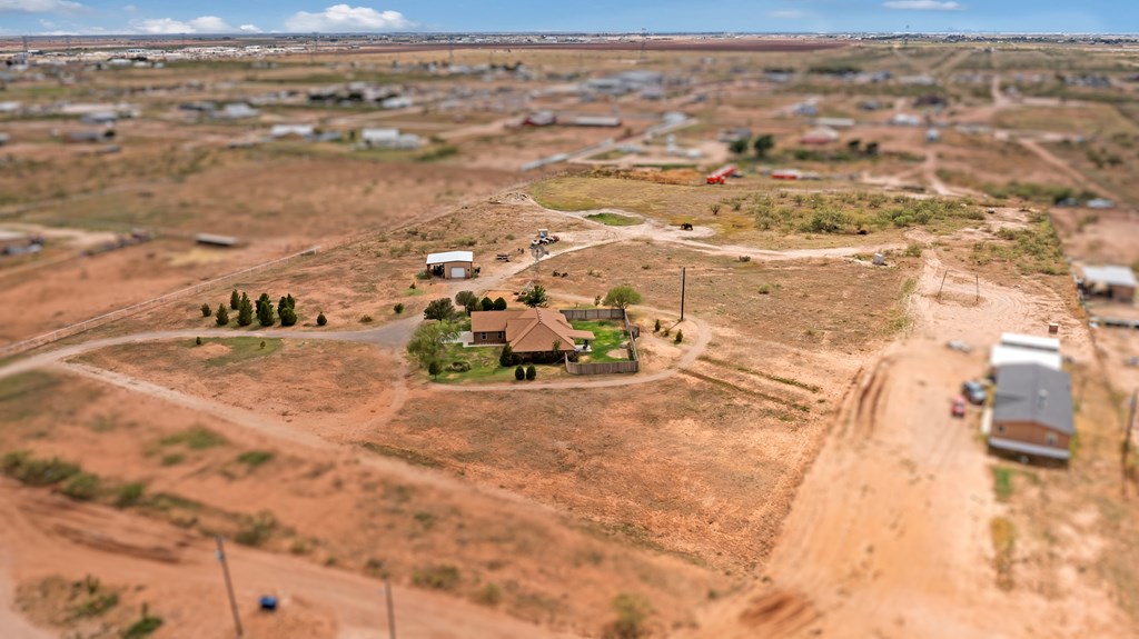 1213 N County Rd 1084