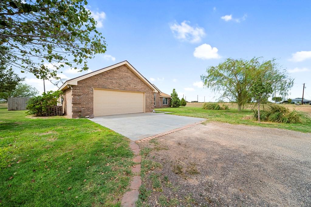 1213 N County Rd 1084