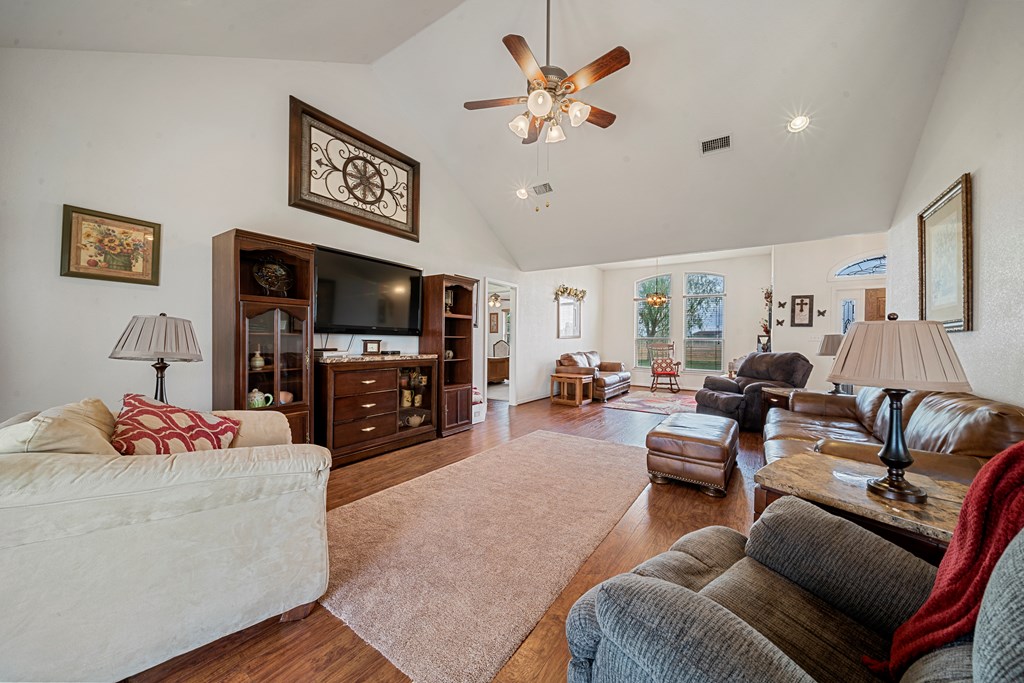 1213 N County Rd 1084