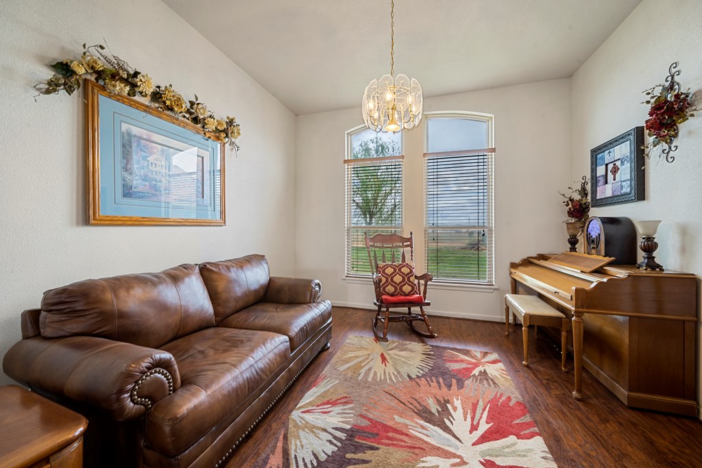 1213 N County Rd 1084