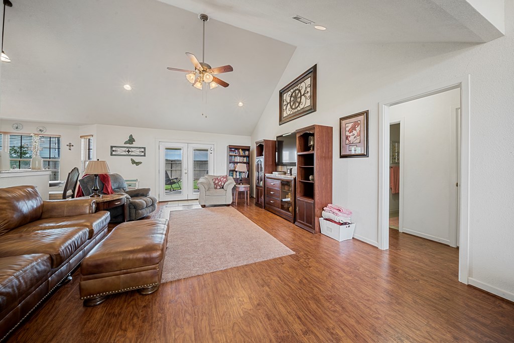 1213 N County Rd 1084