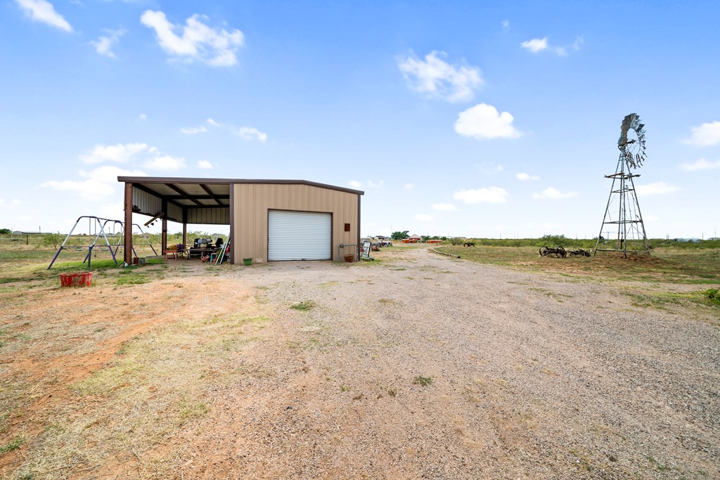 1213 N County Rd 1084