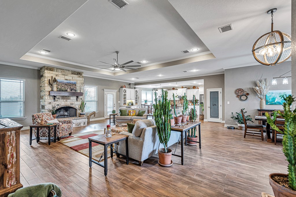 5611 S County Rd 1214