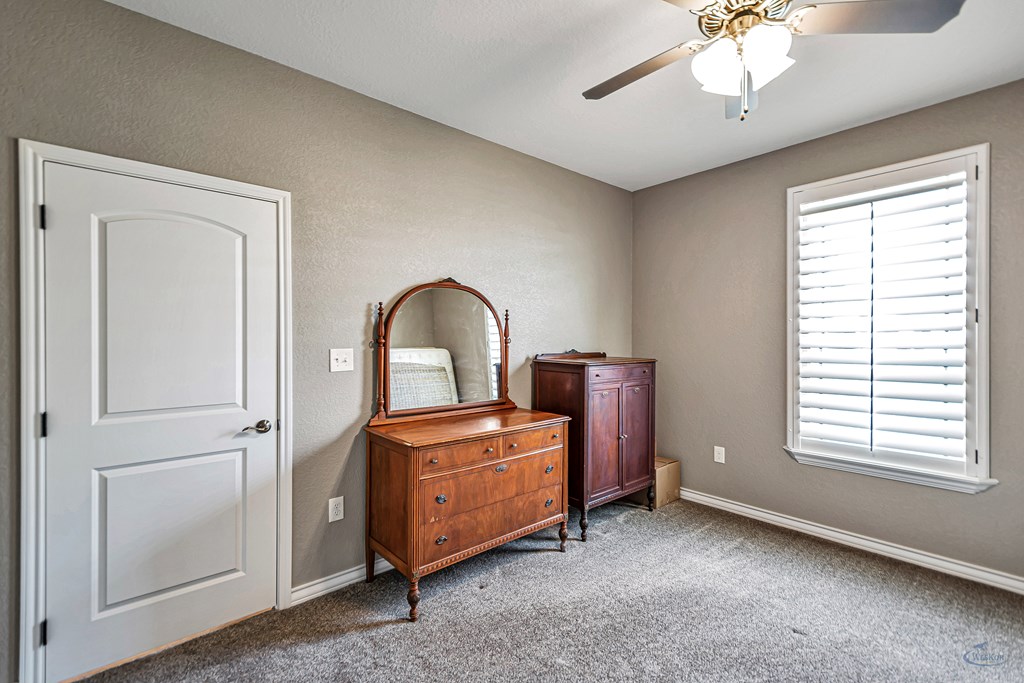 5611 S County Rd 1214