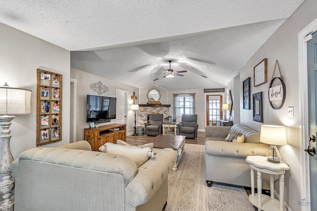 10802 E County Rd 108