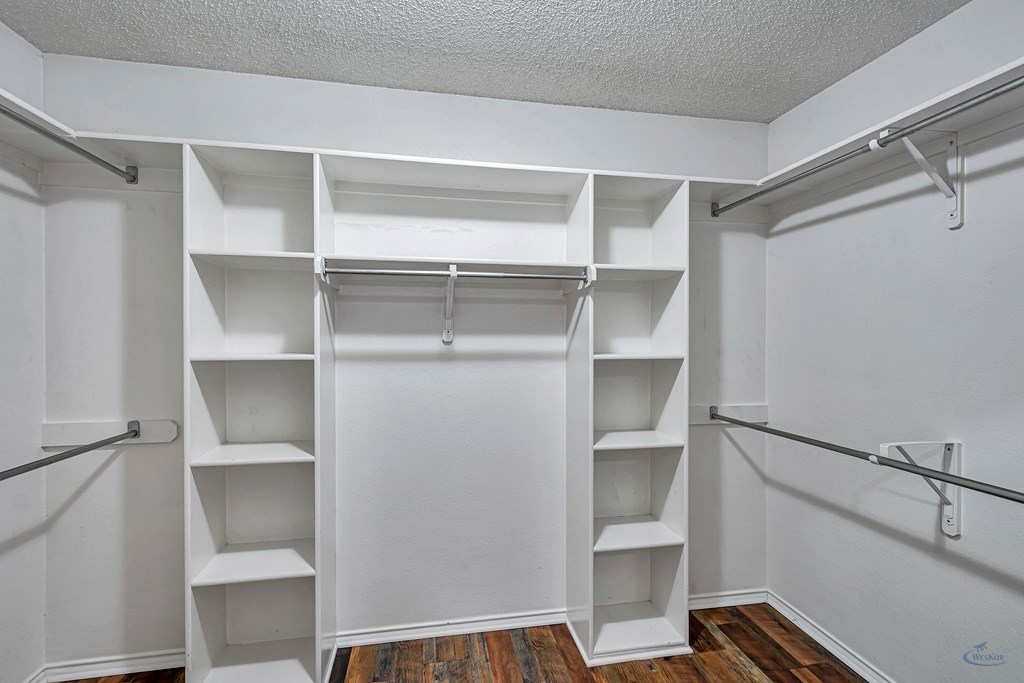 10809 E County Rd 108