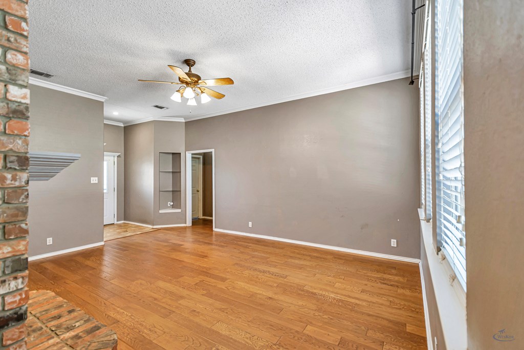 10809 E County Rd 108