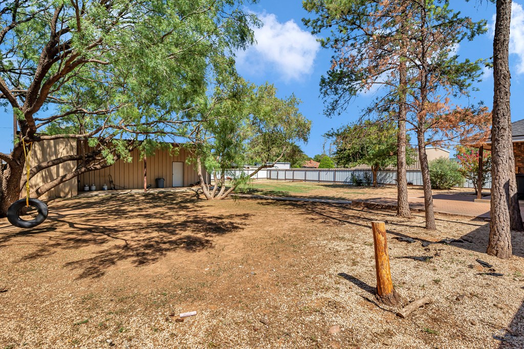 10809 E County Rd 108