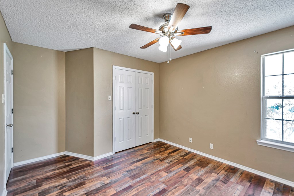 10809 E County Rd 108