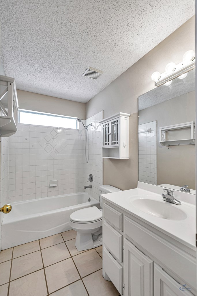 10809 E County Rd 108