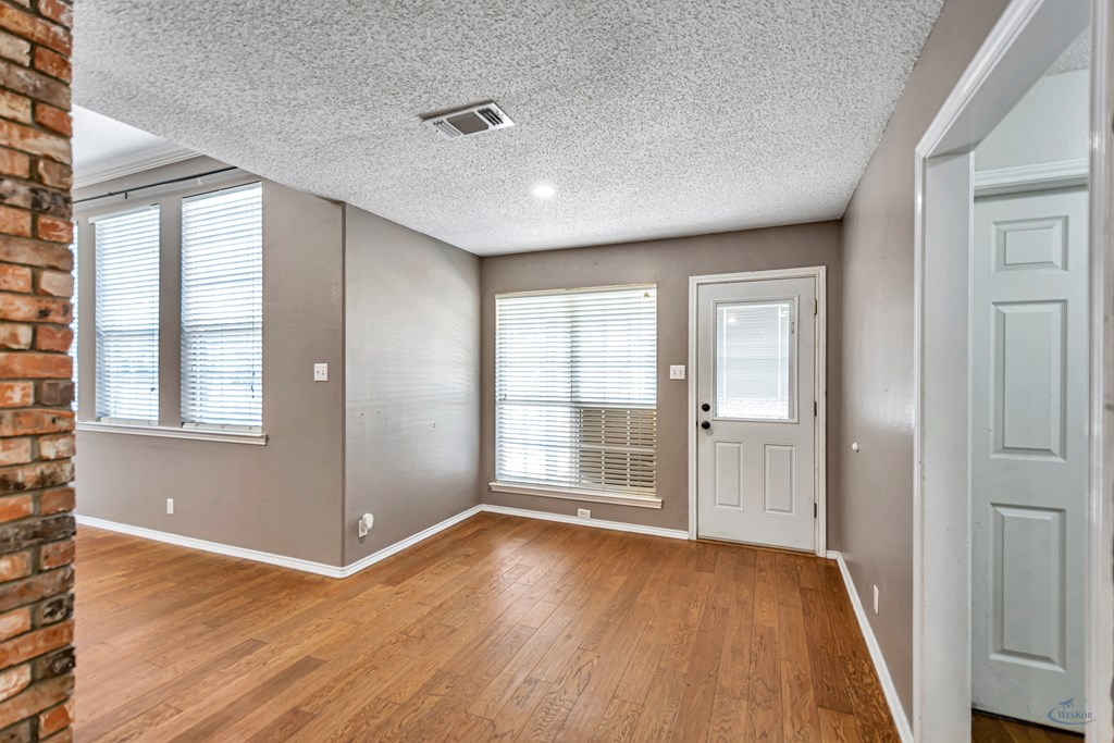 10809 E County Rd 108