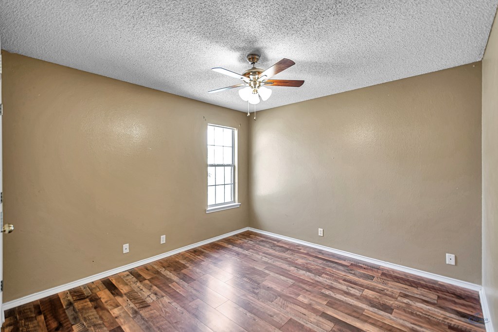 10809 E County Rd 108