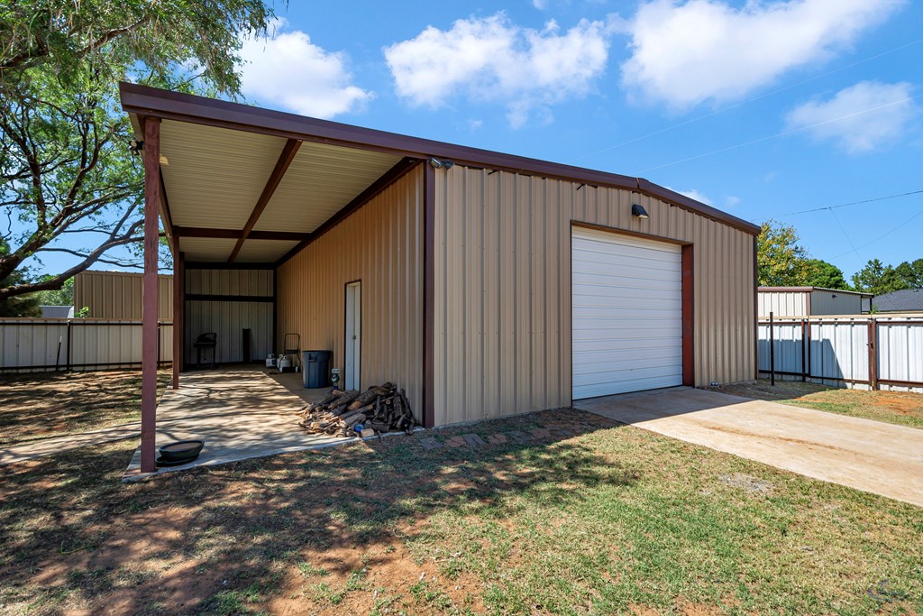 10809 E County Rd 108