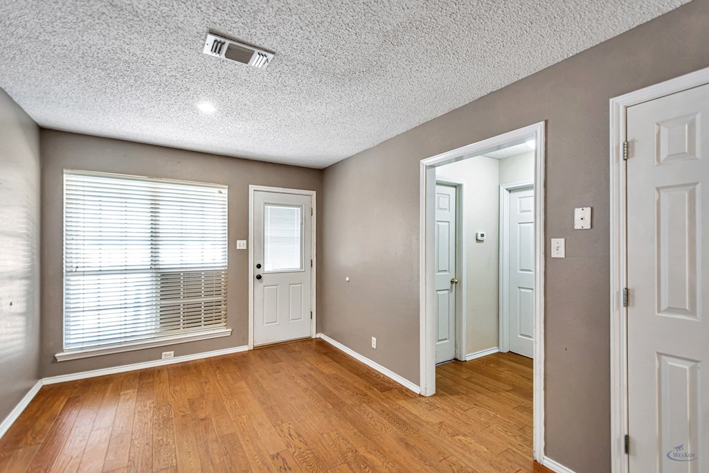 10809 E County Rd 108