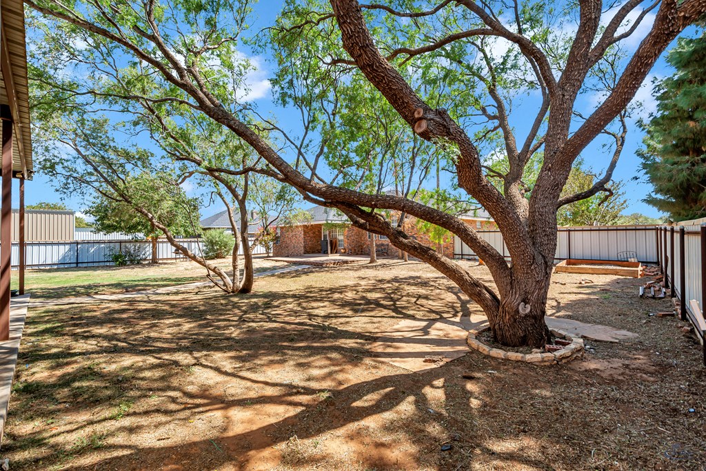 10809 E County Rd 108