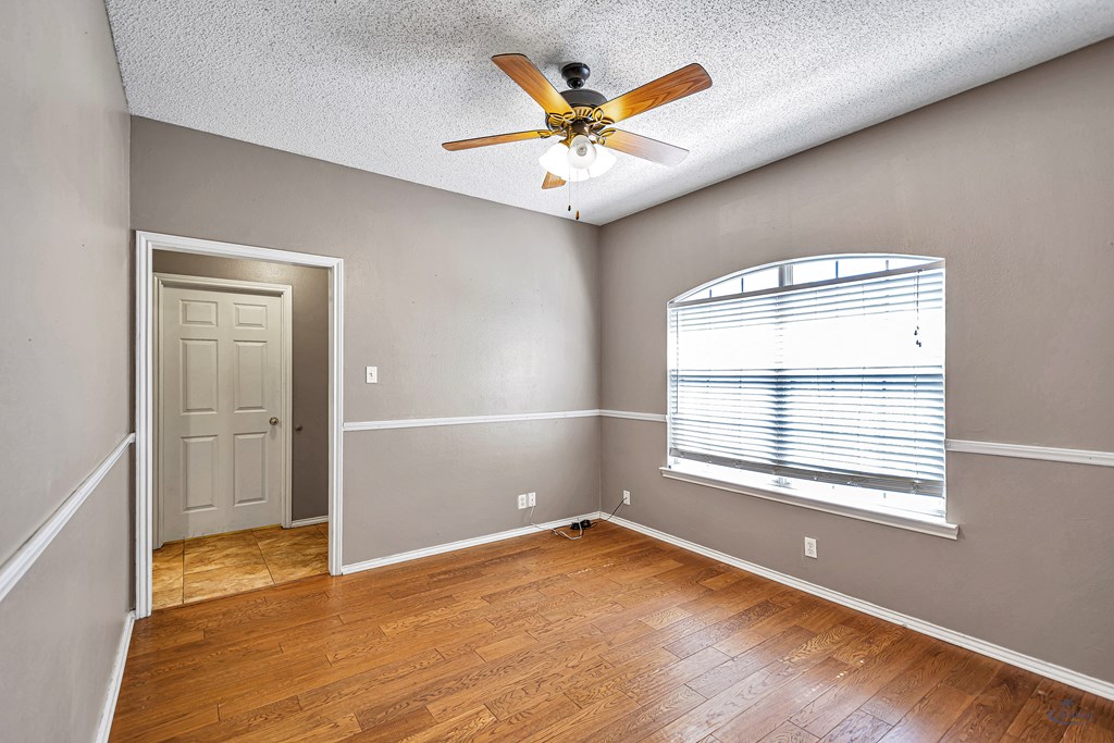 10809 E County Rd 108