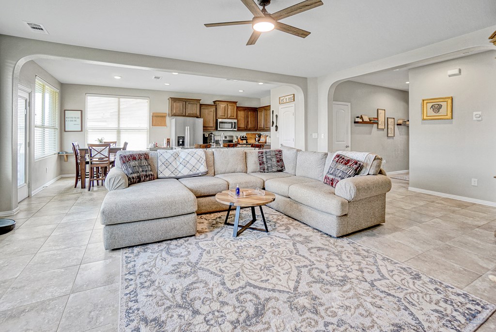 2323 Horizon Rd