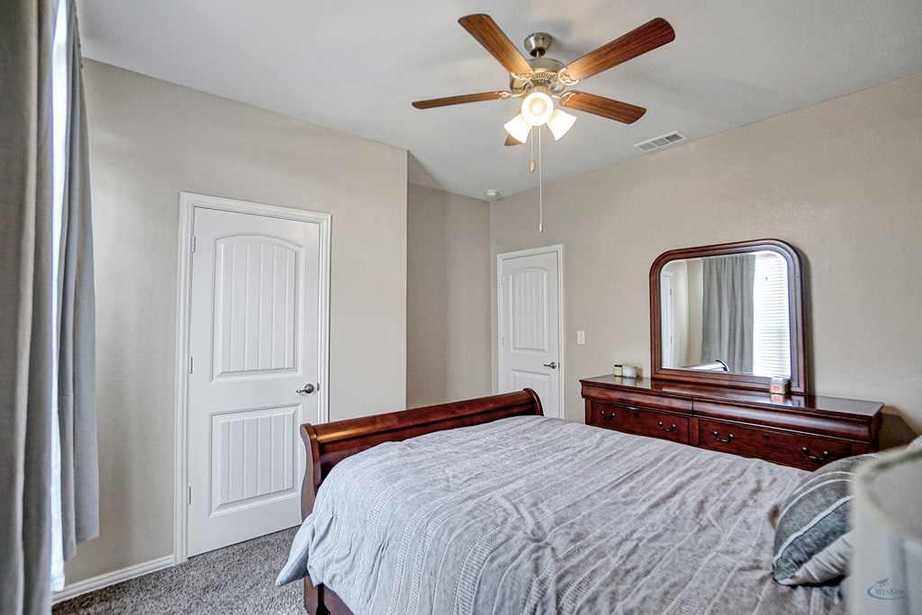 2323 Horizon Rd