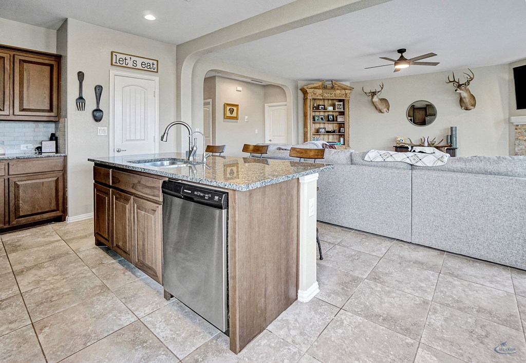 2323 Horizon Rd