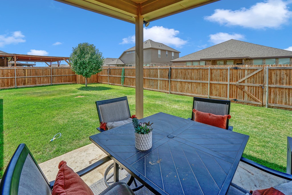 2323 Horizon Rd