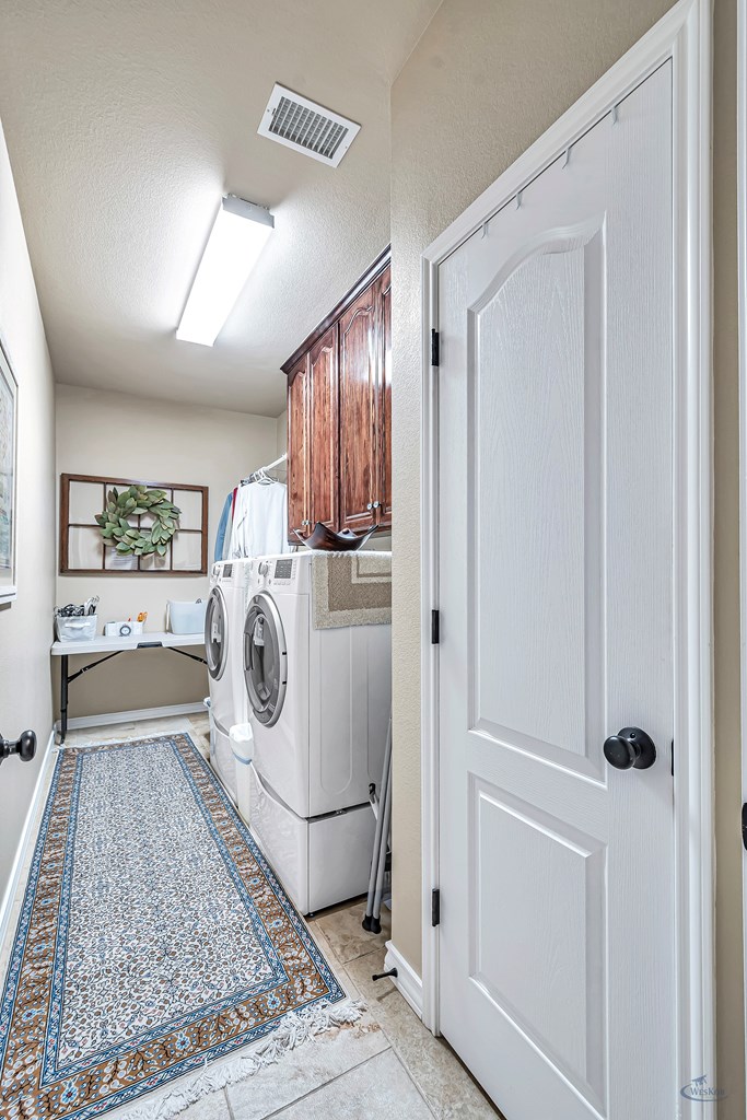 2504 Regency Oaks Ct