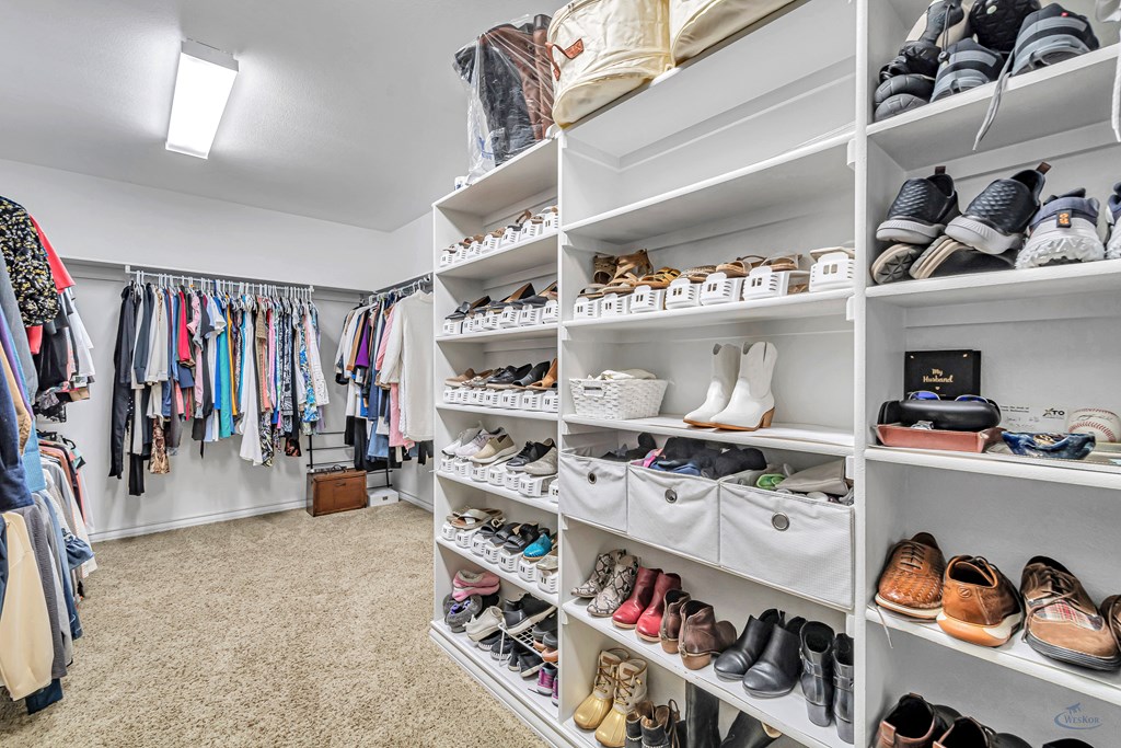 2504 Regency Oaks Ct