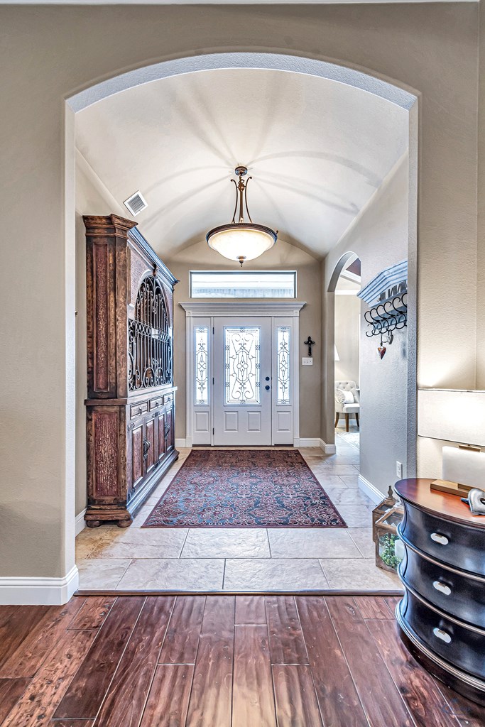 2504 Regency Oaks Ct